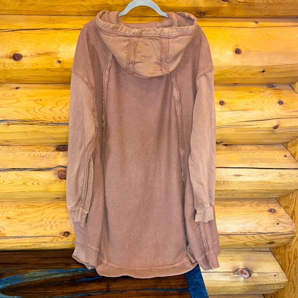 - Free People EUC North Sweatshirt Size M in Fawn ( Light Cocoa Brown) - Picture 9 of 11